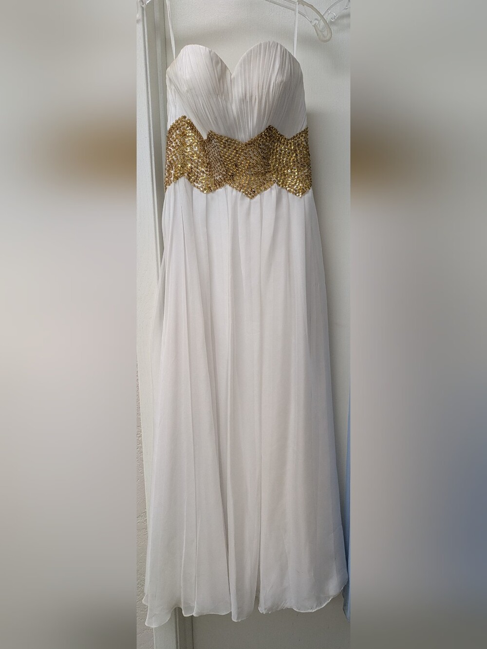 Elegant White Chiffon Gown with Gold Sequin Waistband